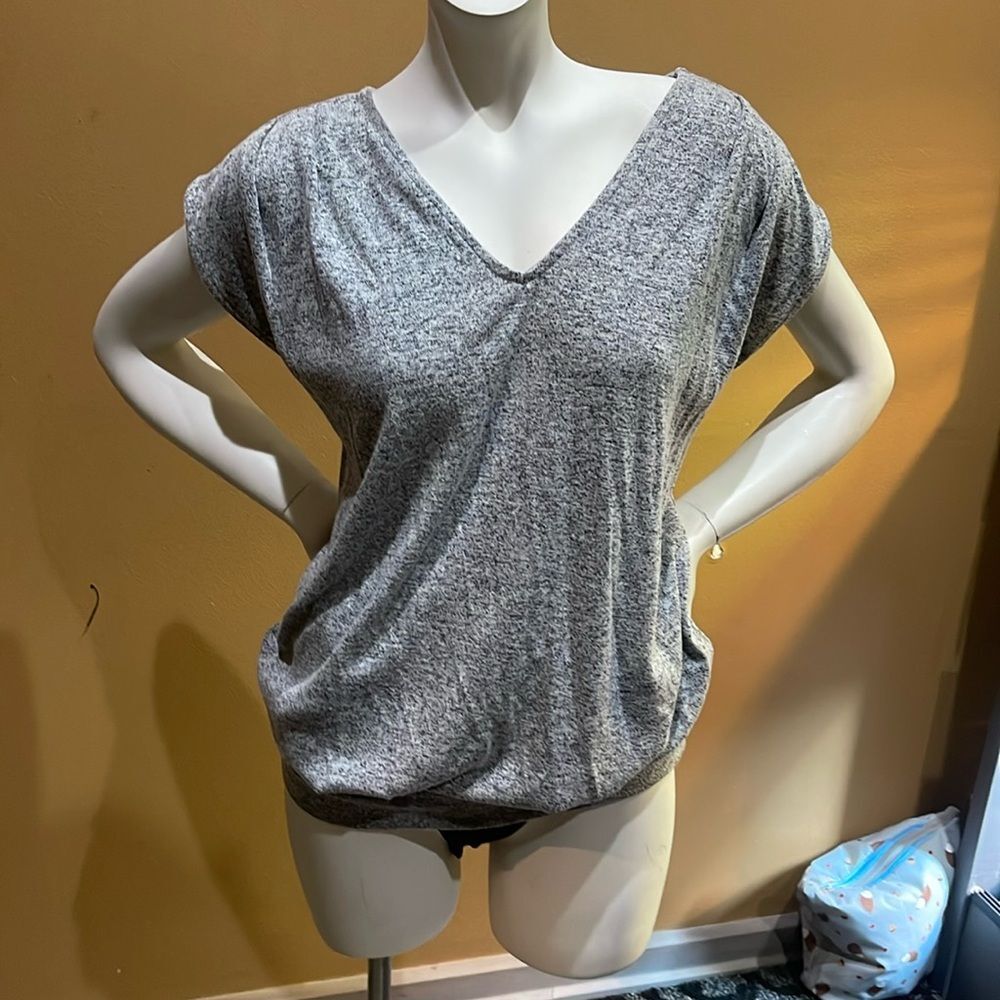 Papermoon Size Small Women’s V-neck T-shirt with elastic waist